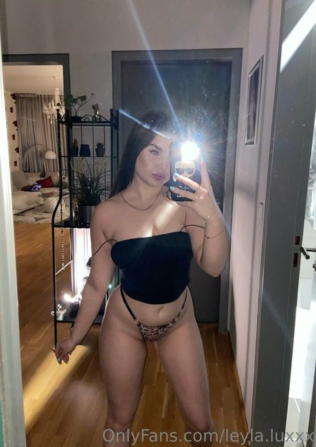 leyla luxxx エロティックなスター 写真