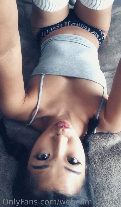 webcam m0del ポルノスター 裸 画像