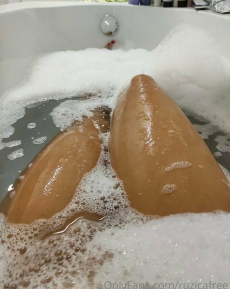 ruzicafree エロティックなモデル 写真