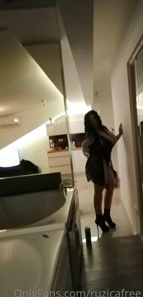 ruzicafree ポルノ女優 画像