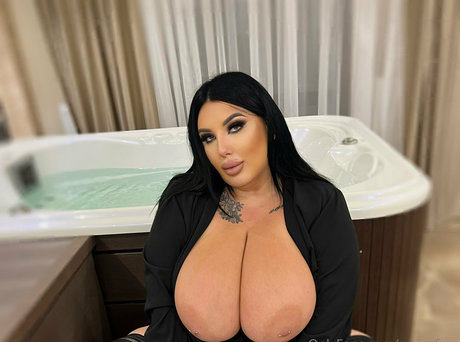 ruzicafree ヌードのポルノスター 画像