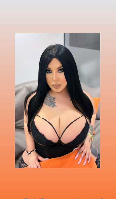 美しい足 OnlyFans ポルノグラフィック 写真