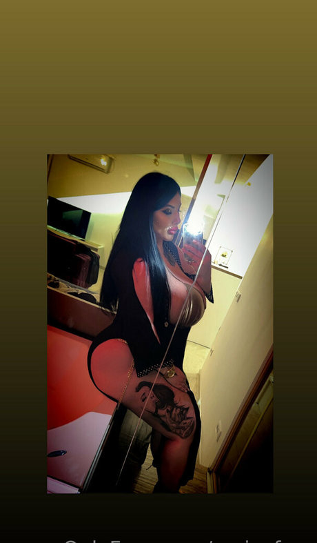 アジア人トゥインクOnlyFans ホット 写真