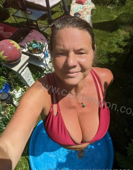 carriemoon top profile image