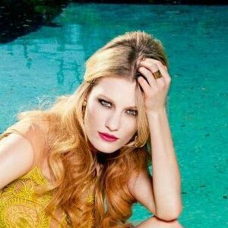 Ashley Hinshaw ポルノスター xxx 写真