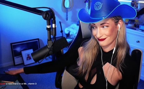 OnlyFansについて話す ポルノグラフィック 画像