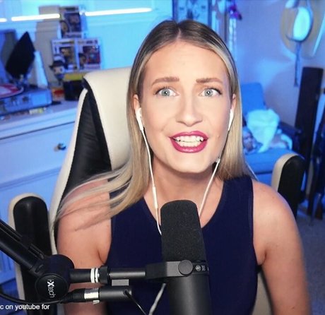 ニューハーフ ドミナトリックス OnlyFans エロチック 画像