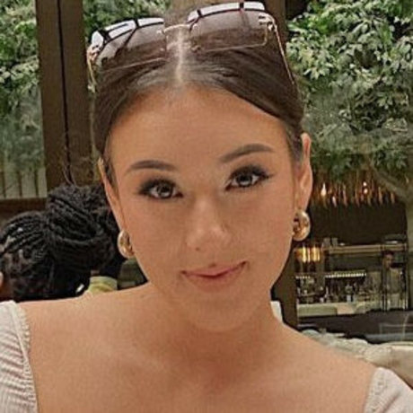 リップスオンリーファンズ ホット 写真