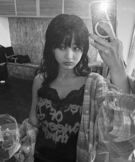 Jihyo アダルトモデル 画像