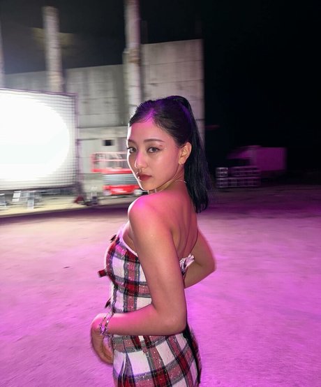 Jihyo top profile image