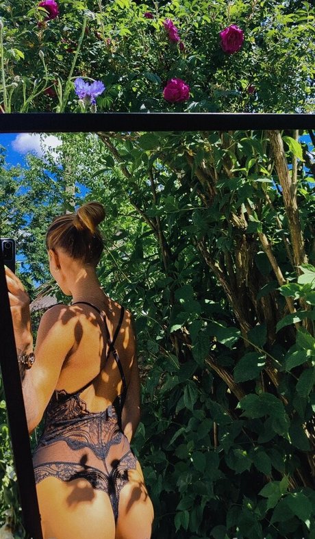 曲線美の裸OnlyFans ホットセクシー 画像