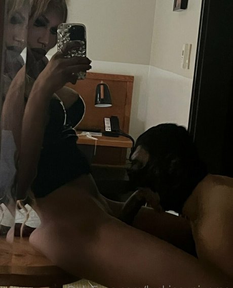 luckiesuniverse セクシーなスター 写真