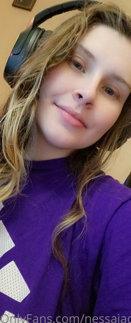 アーミーガールズオンリーファン セクシー 写真