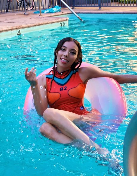 moonstreuxx 可愛いモデル ギャラリー