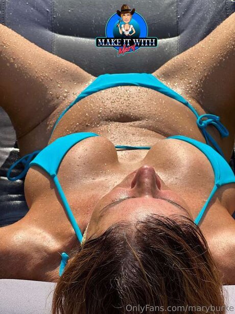 OnlyFansについて話す アート裸 ギャラリー