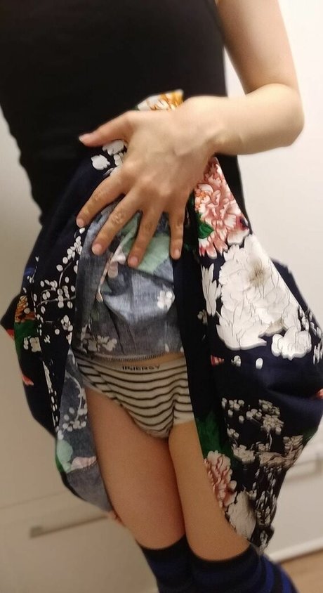 アナルパウグオンリーファンズ ヌード 画像