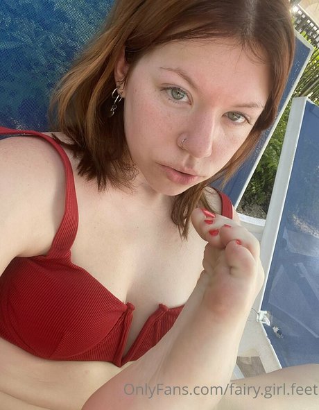 fairy girl feet セクシーモデル 画像