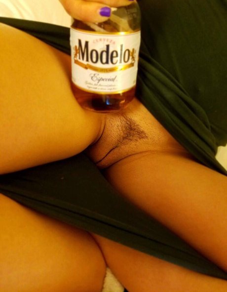 Holly Hendrix セクシーモデル 写真