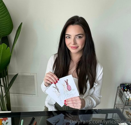 lyricsbylyla XXXモデル 写真