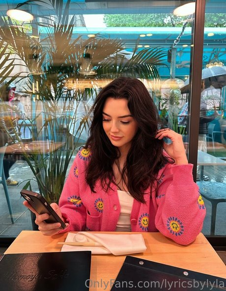 lyricsbylyla ポルノスター 画像