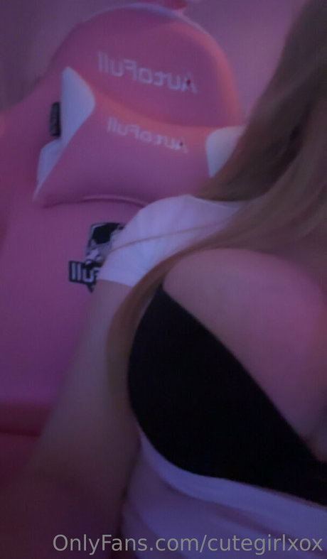 nekoalise アダルトモデル 写真