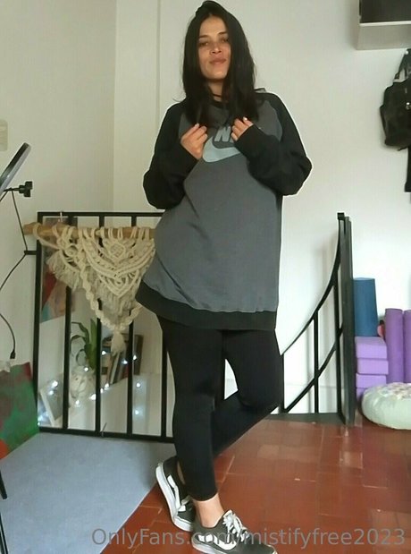 バイセクシャルカップルのOnlyFans 美しいポルノ 写真