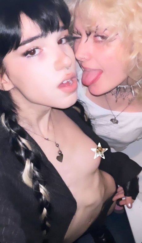 Arielle Maxine モデル 画像