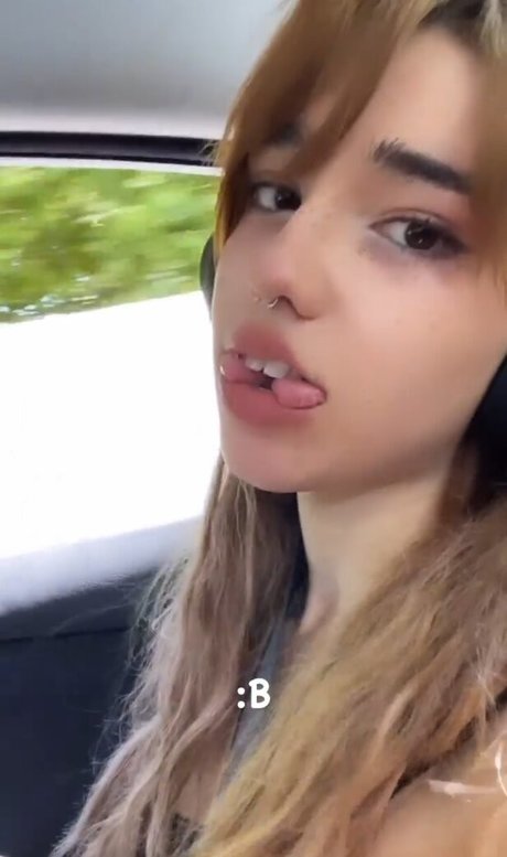 Arielle Maxine profile image