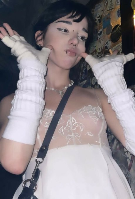 Arielle Maxine スター ヌード ギャラリー