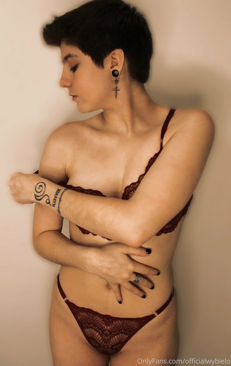 officialwybielo セクシーなポルノスター ギャラリー