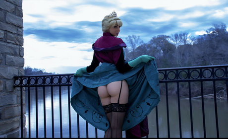 金髪ストリップOnlyFans アートポルノ 画像