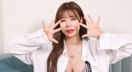 Minharin Harin ポルノスター セクシー 写真