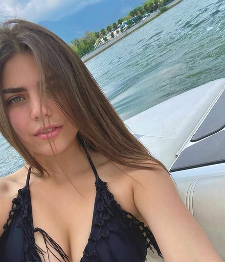 Melissa Leal 最高のスター ギャラリー