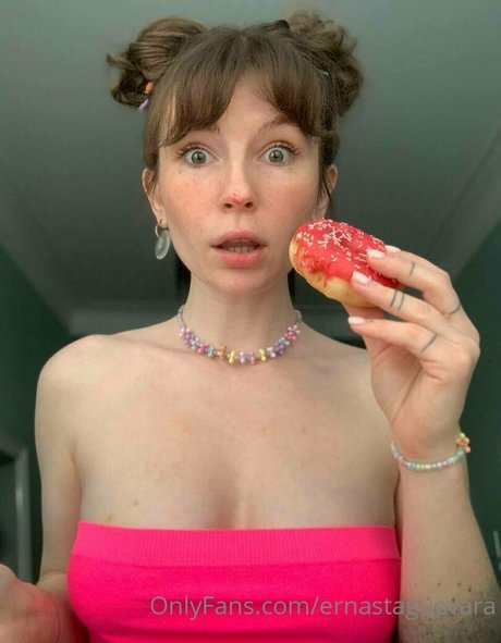 Ernesta Guevara ヌードモデル 画像