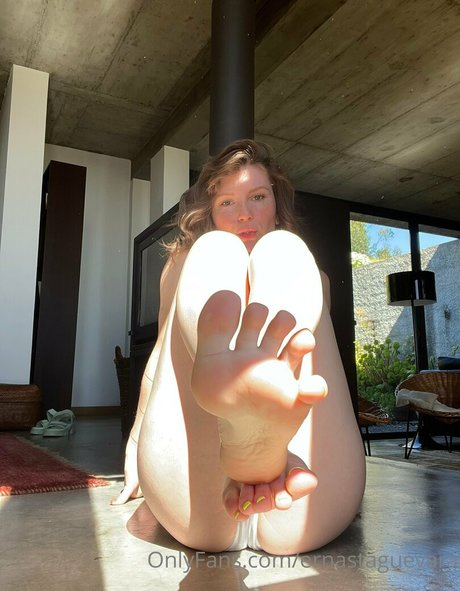 Ernesta Guevara ヌードのポルノスター ギャラリー