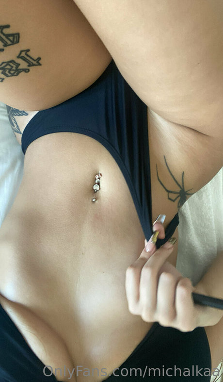michalkaa 裸のポルノスター 画像