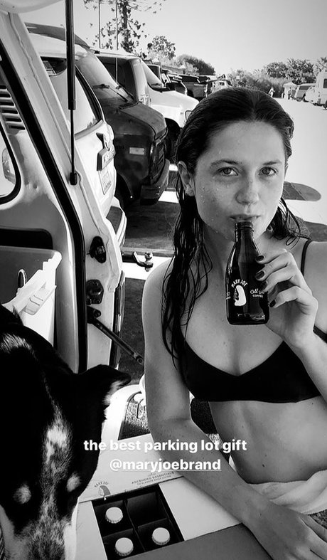 Bonnie Wright 無料女優 写真