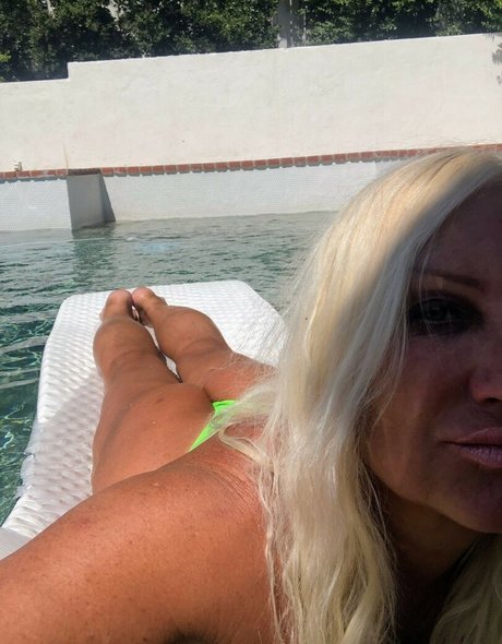 Linda Claridge アート女優 画像