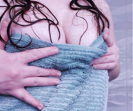 BittieTV 無料スター 写真