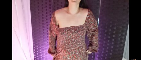 ASMR Alysaa 裸のスター 写真