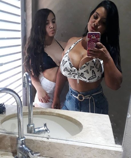 アジアンタトゥー OnlyFans セクシー裸 画像