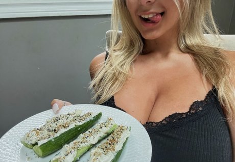 Maya Franco ホットなモデル 画像