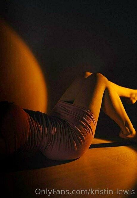 ディスコード トランス OnlyFans セクシーヌード 写真