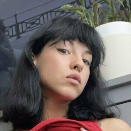 Ally Alden 独占モデル 写真