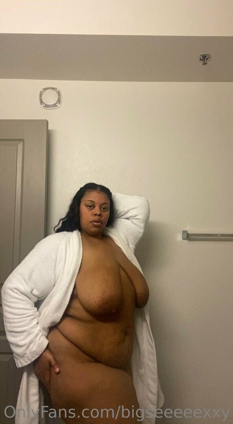 成熟した異人種間OnlyFans ホットヌード 写真