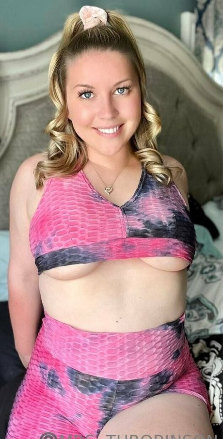 毛深い熟女OnlyFans アートヌード 画像