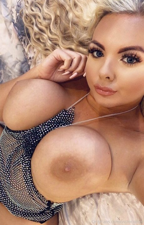 Victorialilyx ホットなモデル 写真