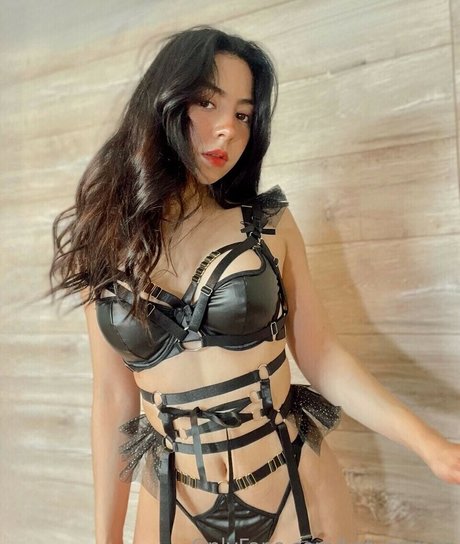 Katy Gamez 裸の女優 画像