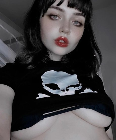 Queen Nephilim 裸のモデル 画像