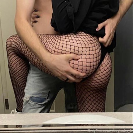 crybaby k ポルノモデル 写真